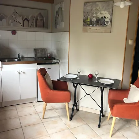 Dom wakacyjny Le Clos De La Pommeraie Maisonnette *